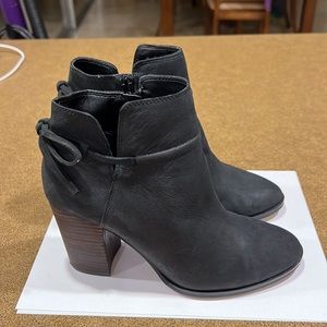 Gibson Latimer | RACHEL NUBUCK LEATHER ANKLE-TIE boots